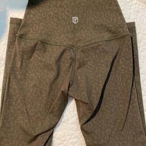 Born Primitive leggings